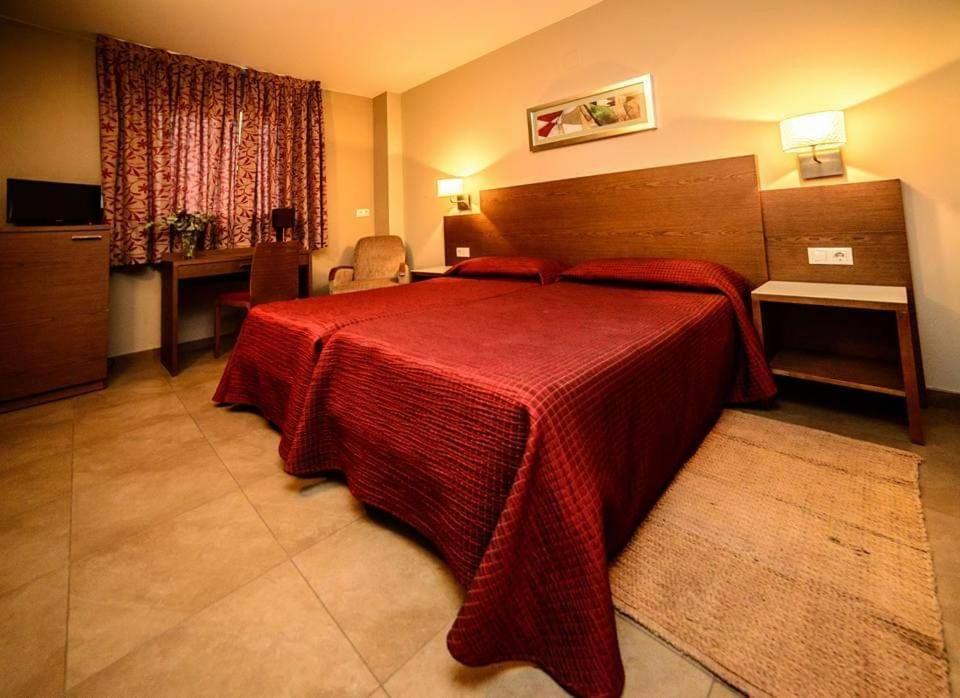 Hotel Ciutat De Carlet Extérieur photo
